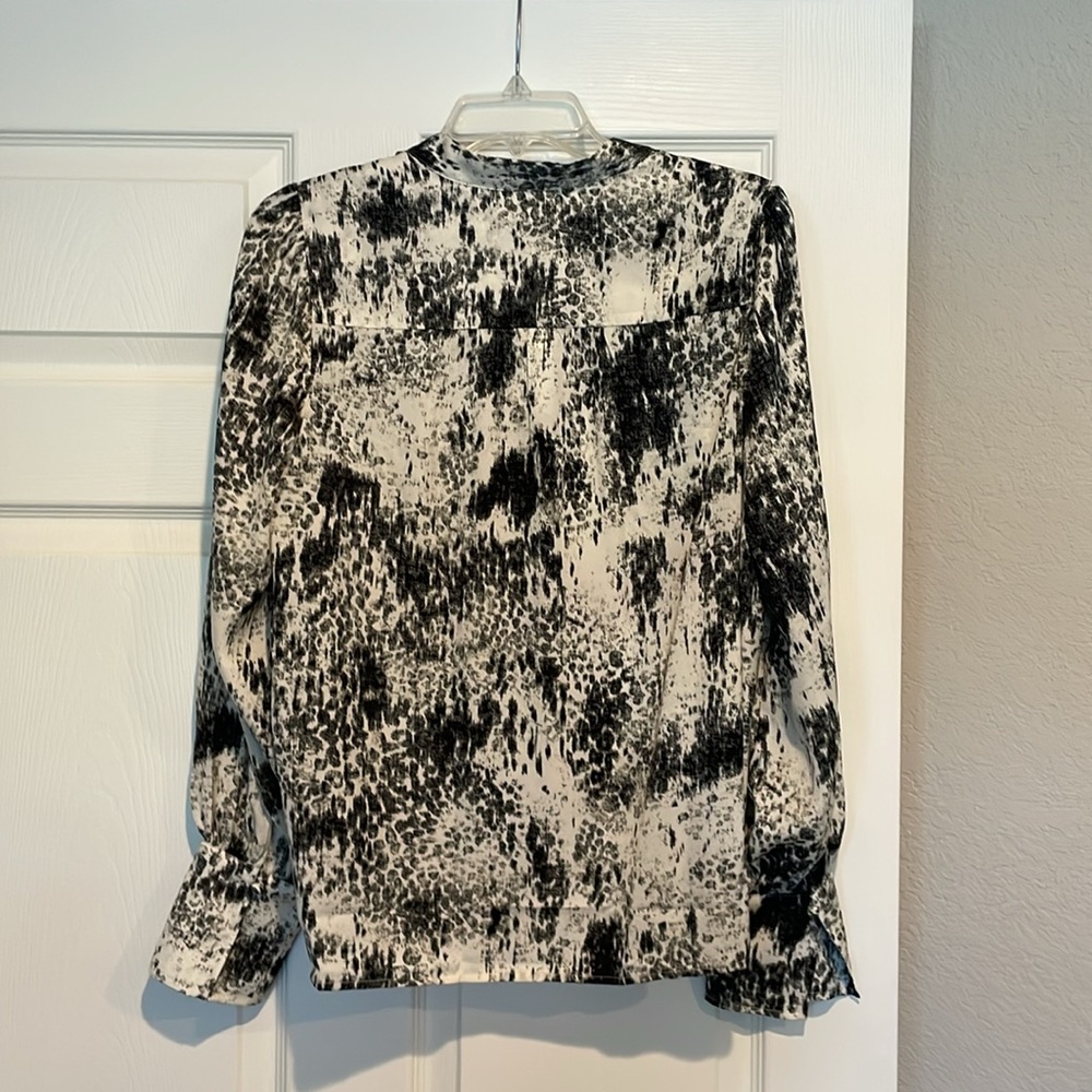 Banana Republic Factory Animal Print Blouse Size L - Picture 6 of 8